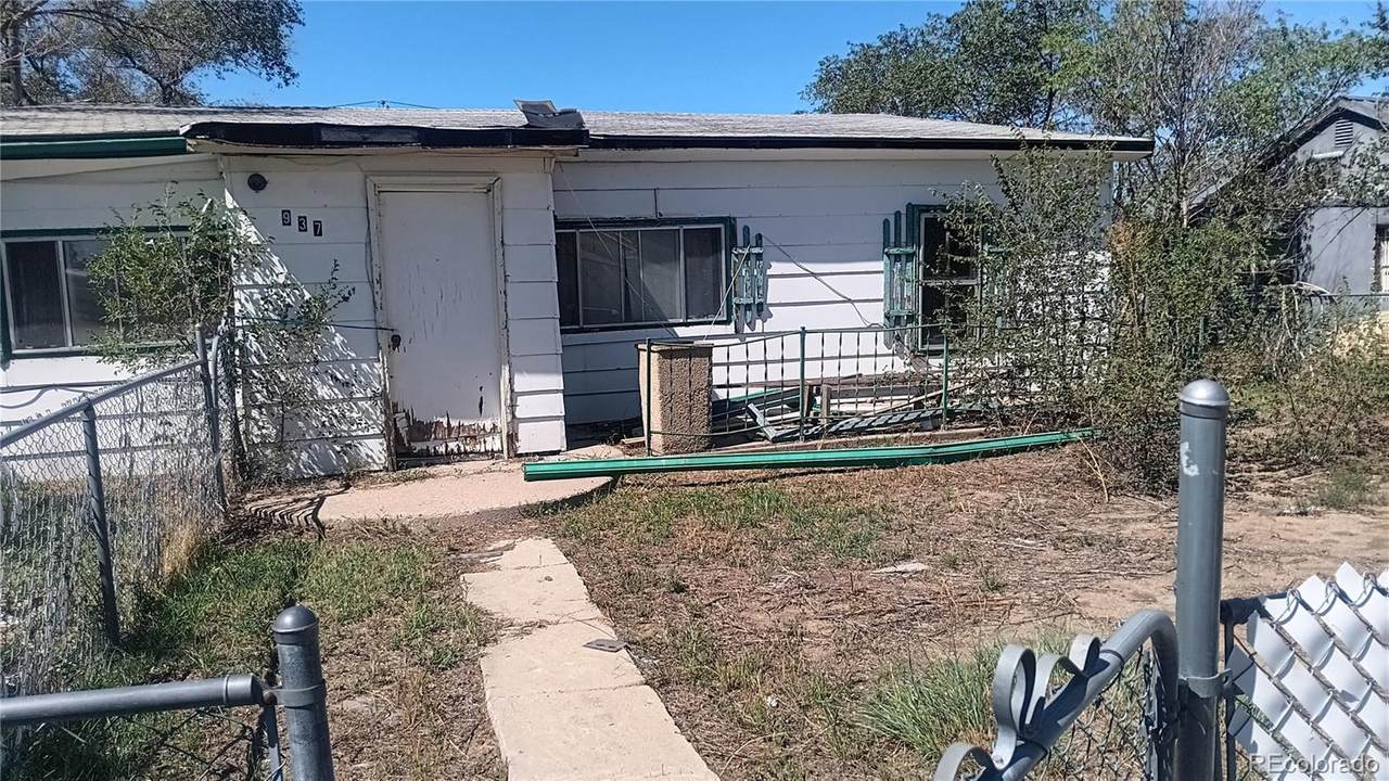 937 Elm Avenue - Photo 1
