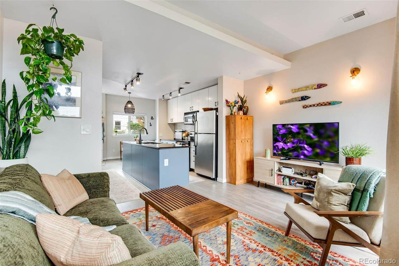 500 30th Street - Photo 1