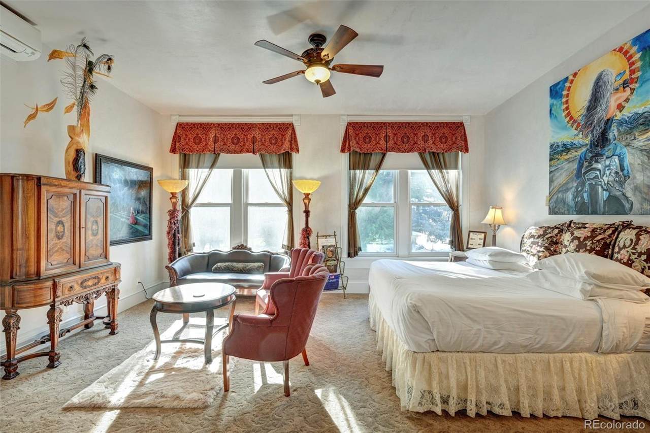 204 F Street - Photo 1