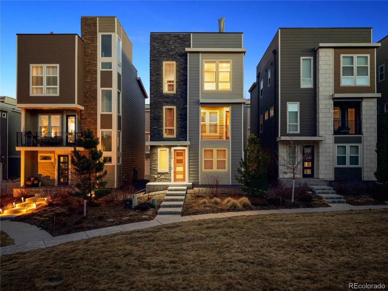 2579 Palau Way - Photo 1