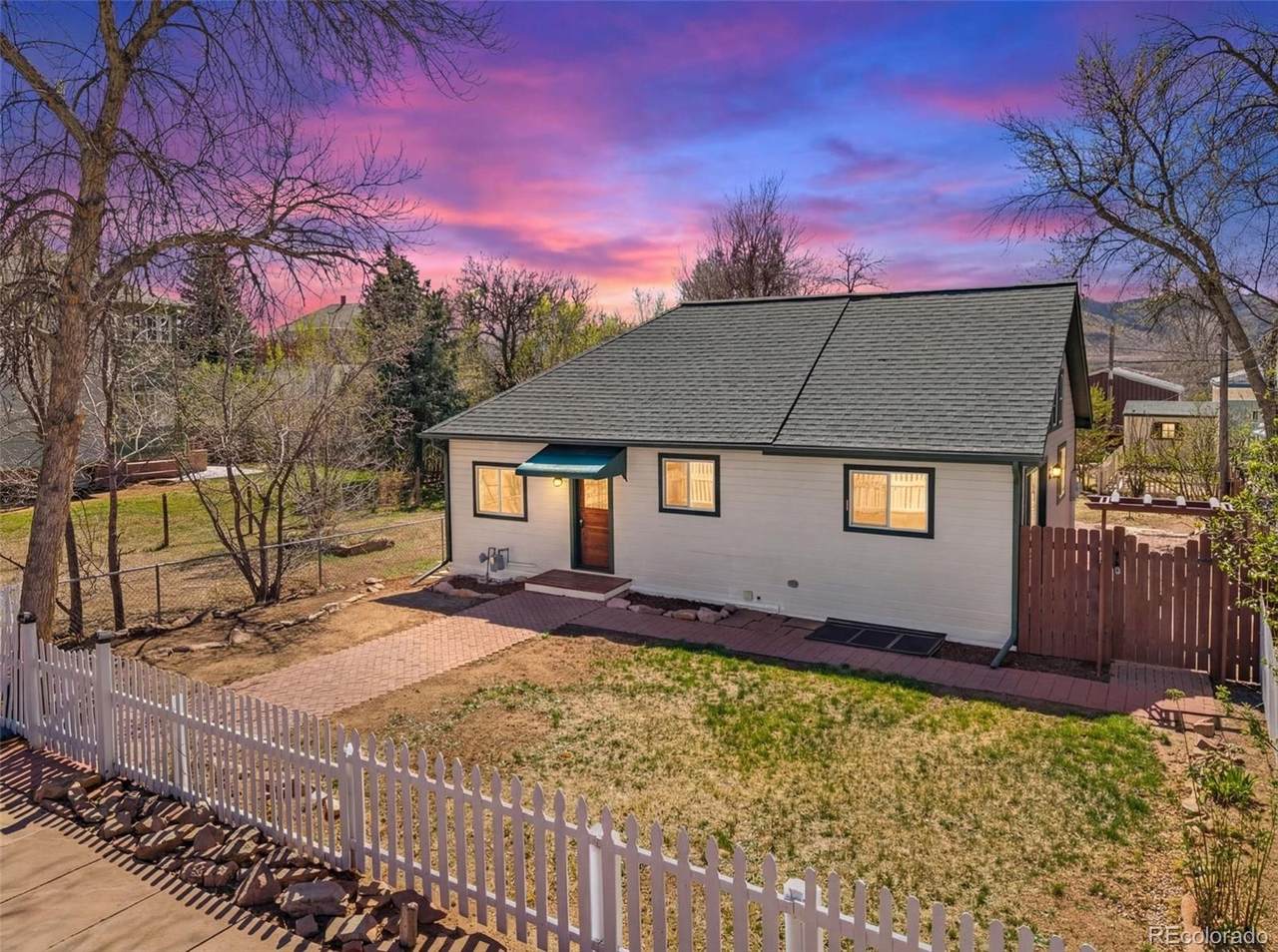 421 Stickney Avenue - Photo 1