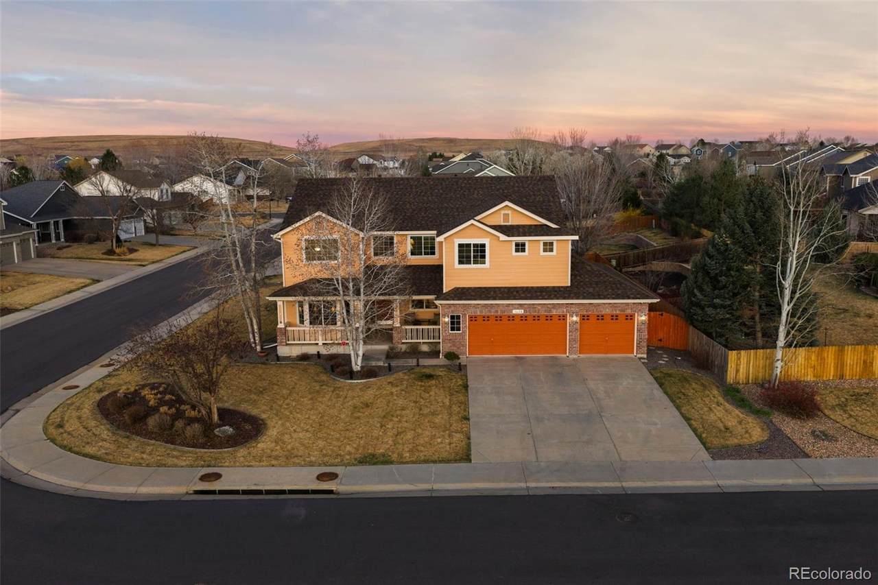 1628 Parkdale Circle - Photo 1