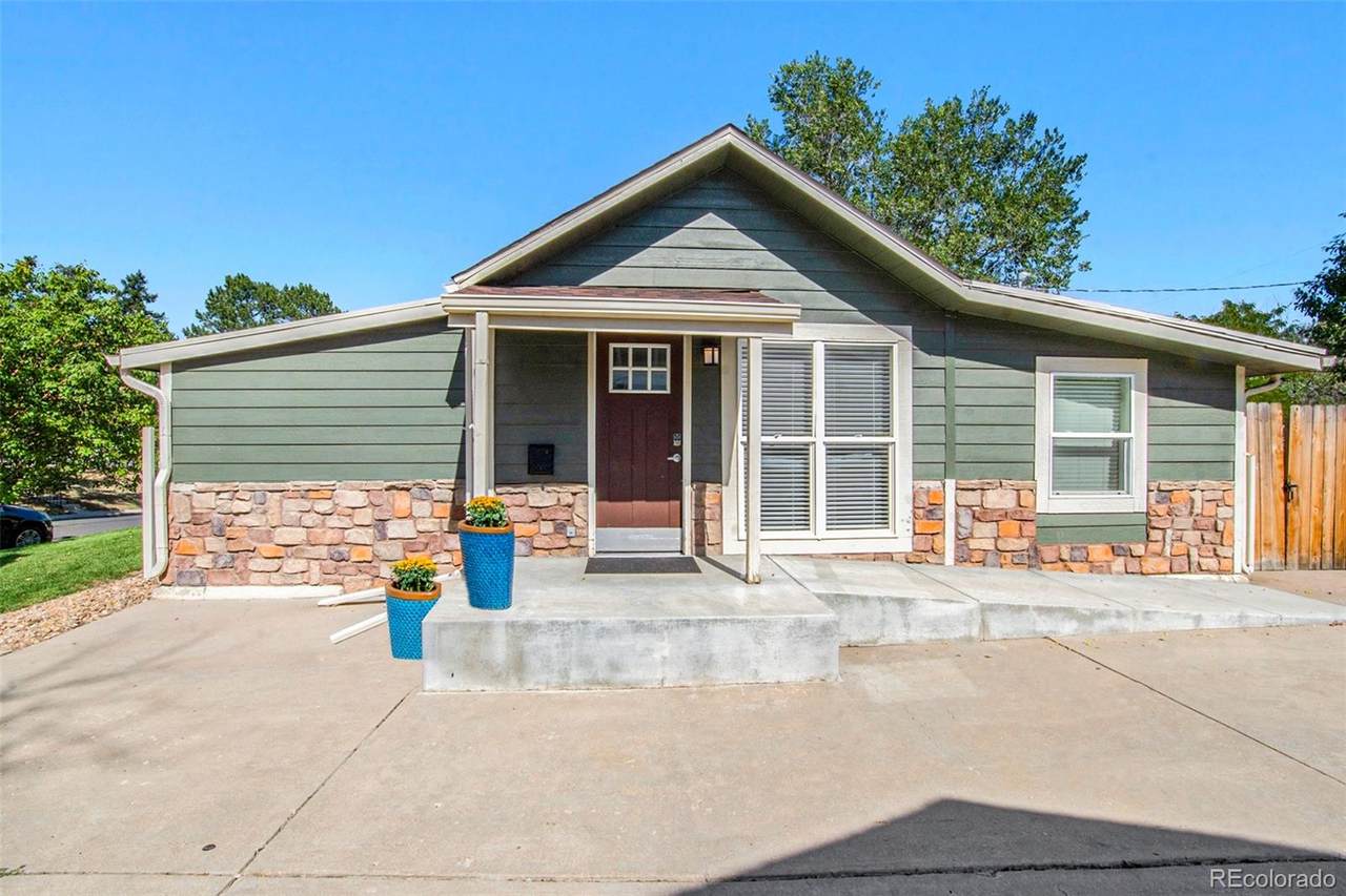 624 Stuart Street - Photo 1