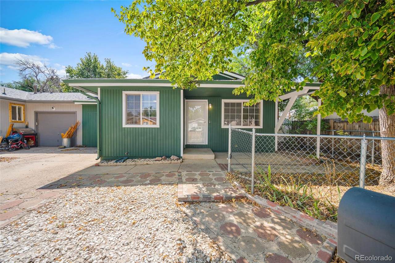 1922 Saratoga Drive - Photo 1