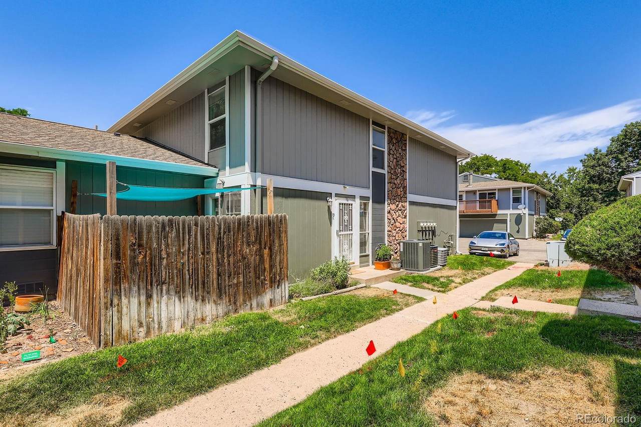 10001 Evans Avenue - Photo 1