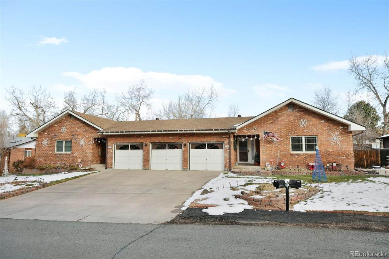 1360 Yank Street - Photo 1