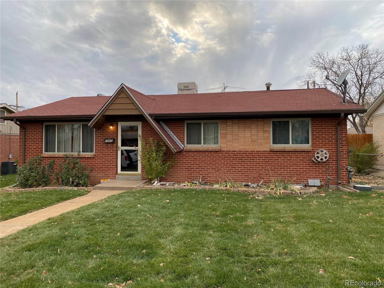 7695 James Way - Photo 1