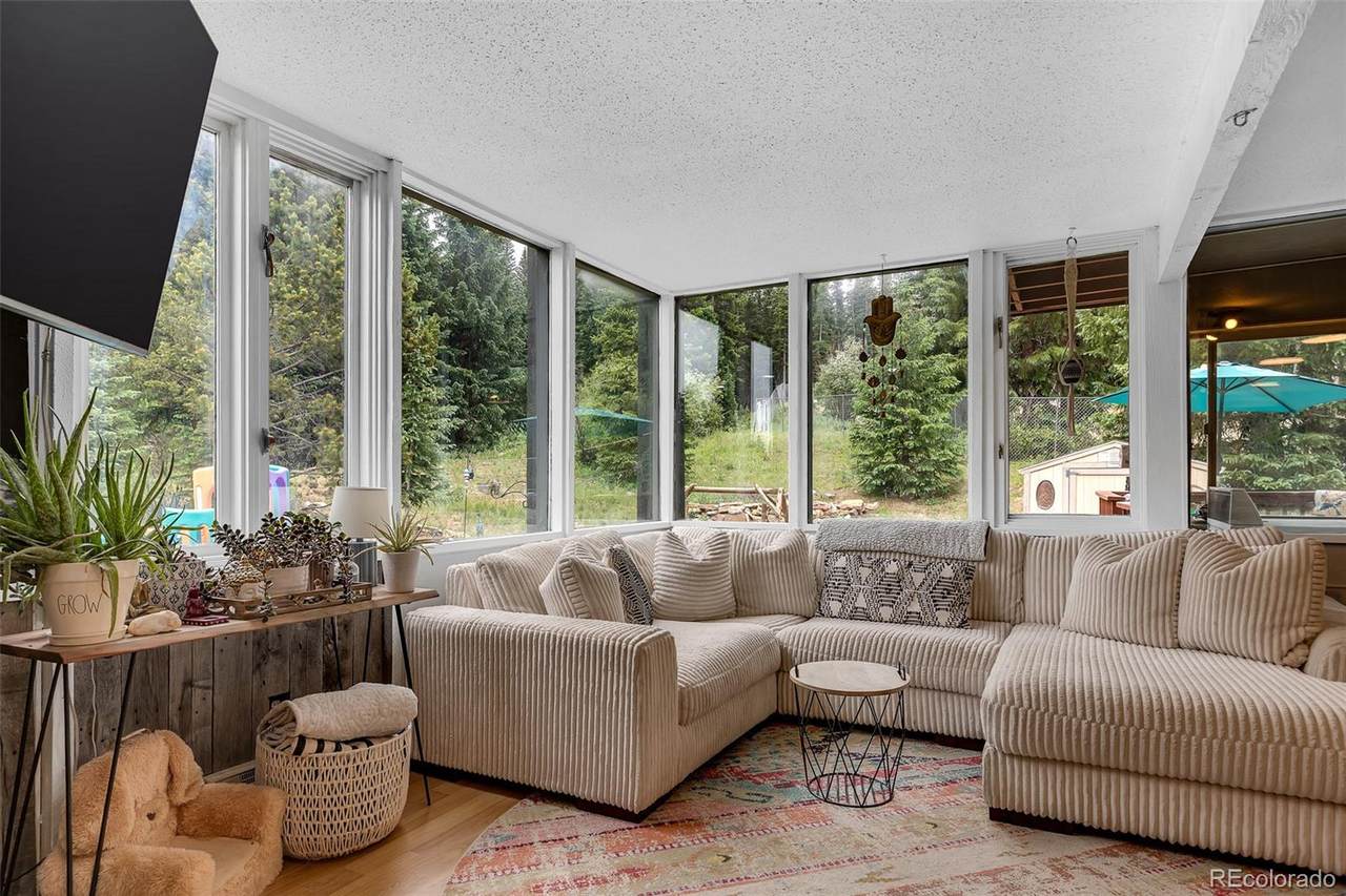 136 Lance Lane - Photo 1