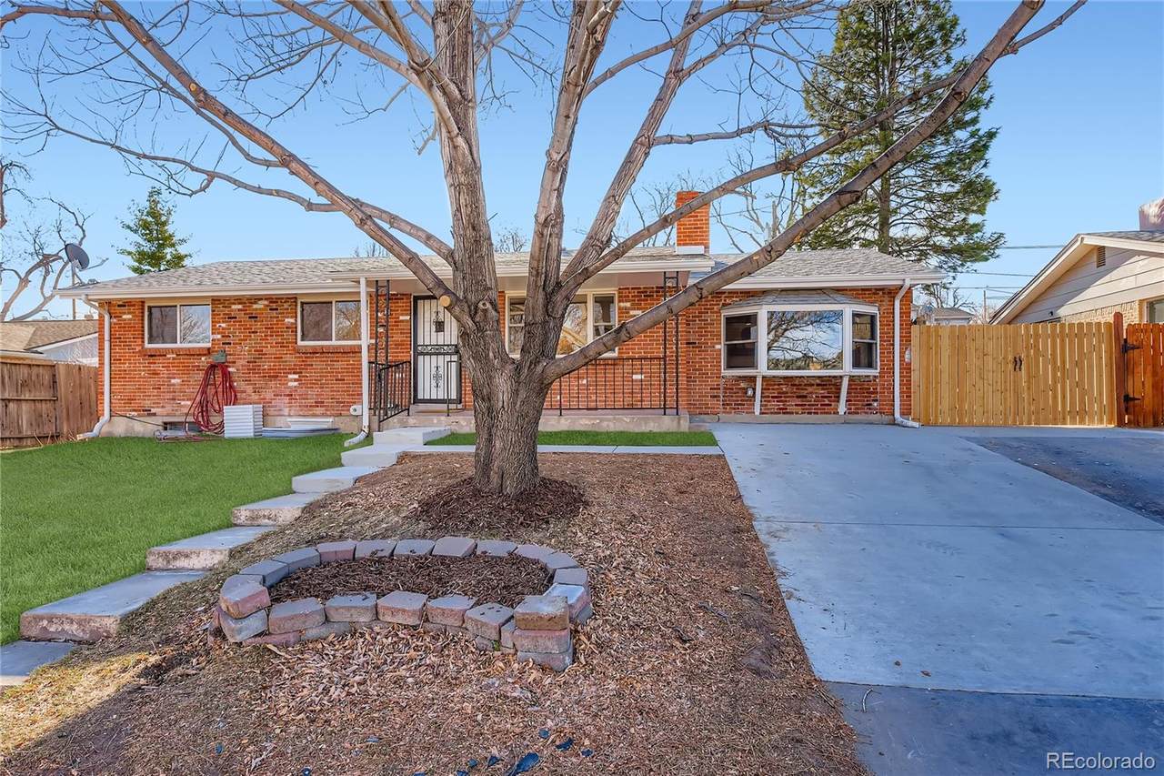 4264 Radcliff Avenue - Photo 1