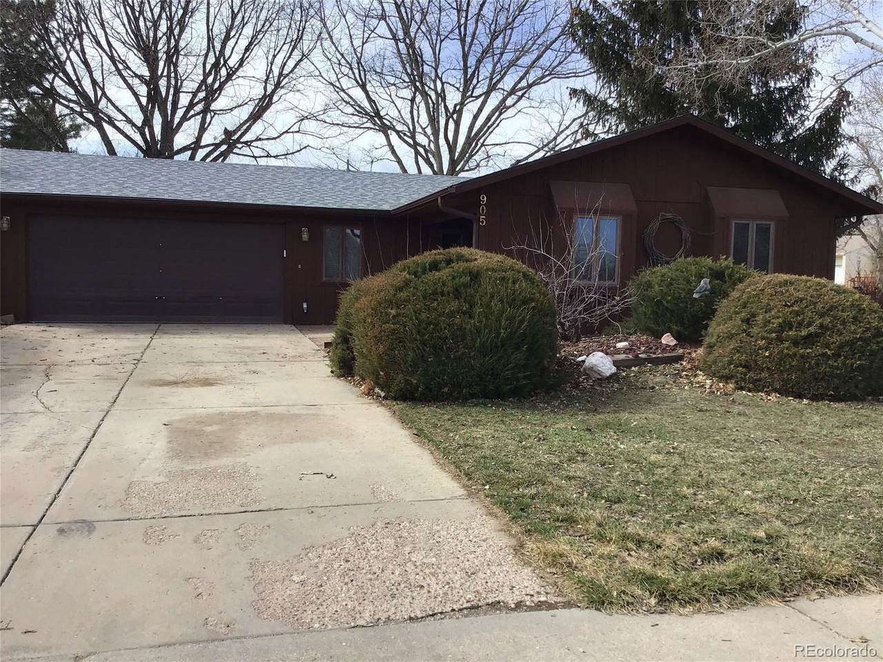905 49th Avenue Court - Photo 1