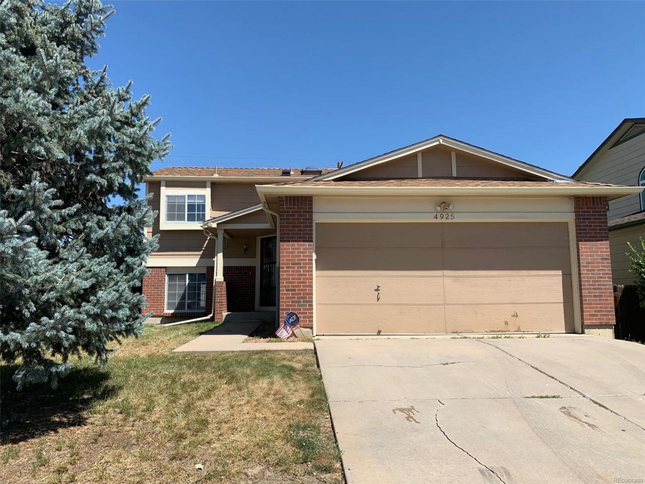4925 63 Place - Photo 1
