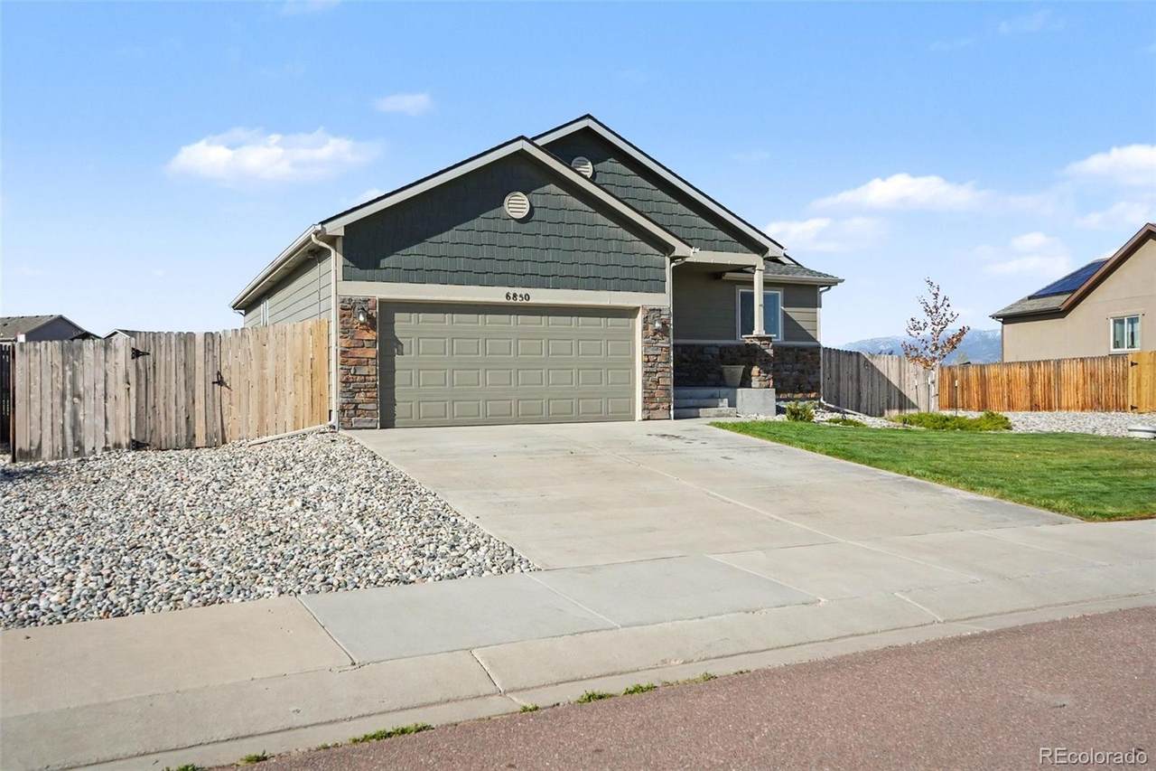 6850 Phantom Way - Photo 1