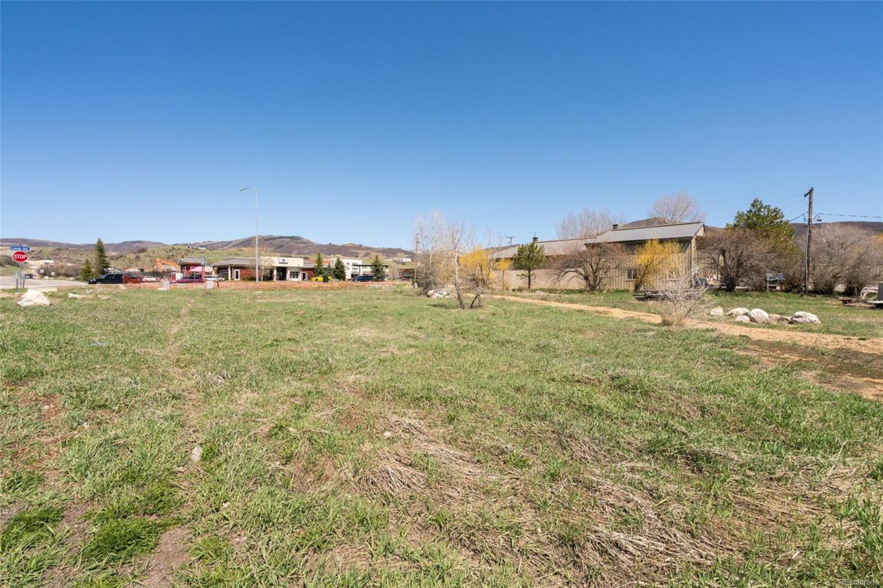 2507 Riverside Drive - Photo 1