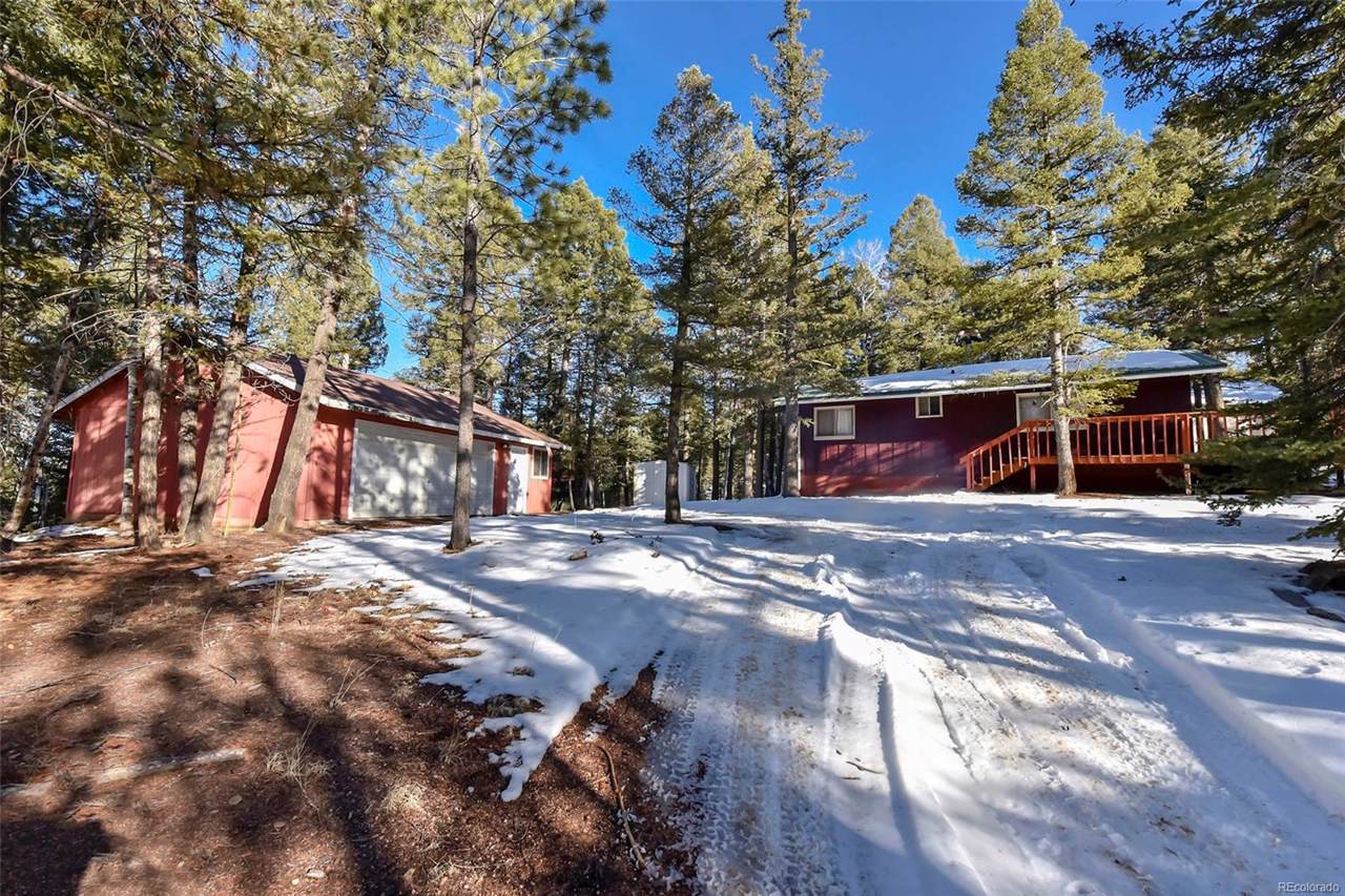 112 Denwood Drive - Photo 1