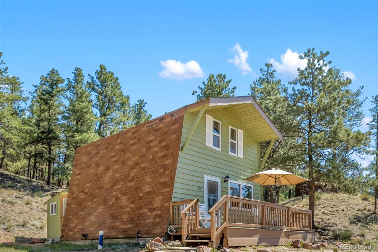 301 Circle Drive - Photo 1