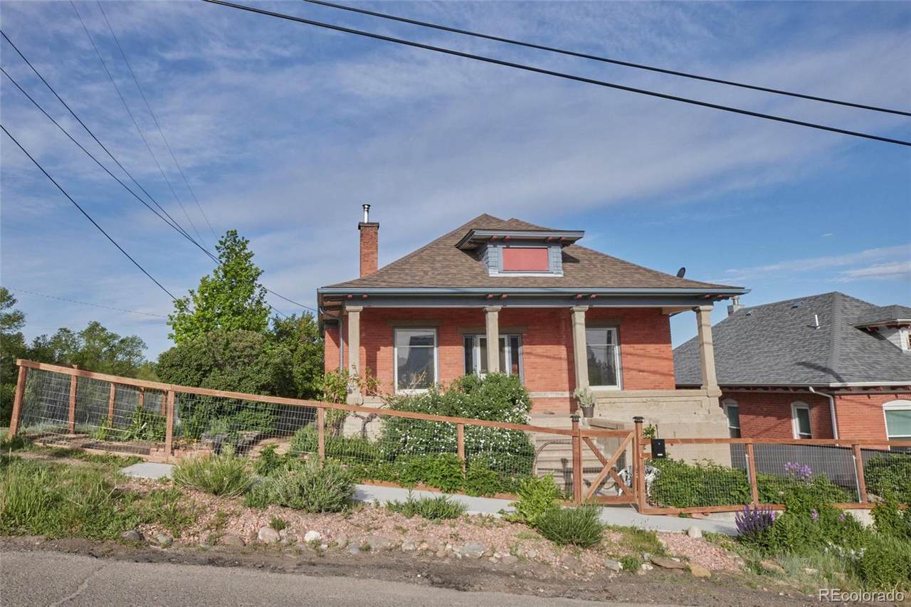 315 Oak Street - Photo 1