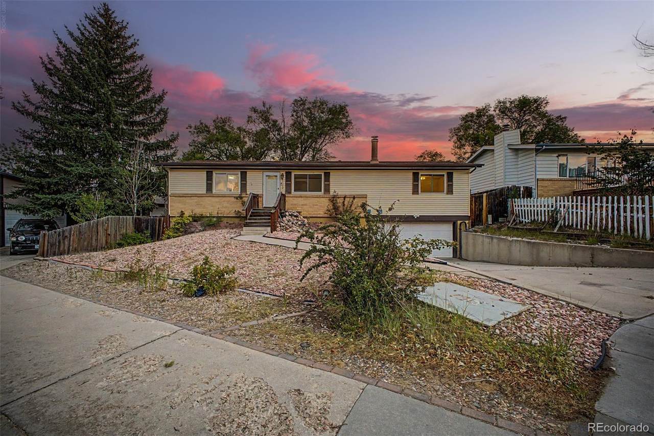 4323 Eastcrest Circle - Photo 1