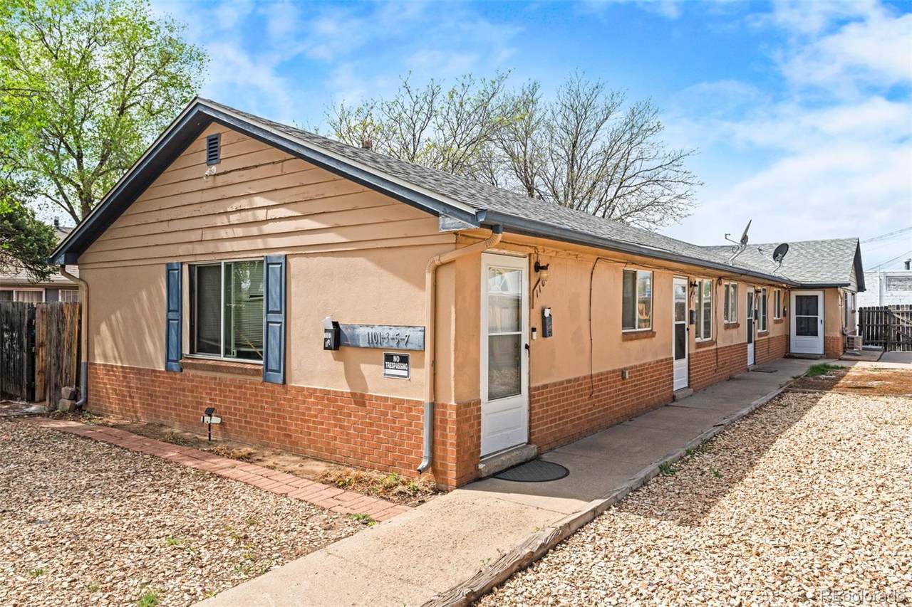 1101 Akron Street - Photo 1