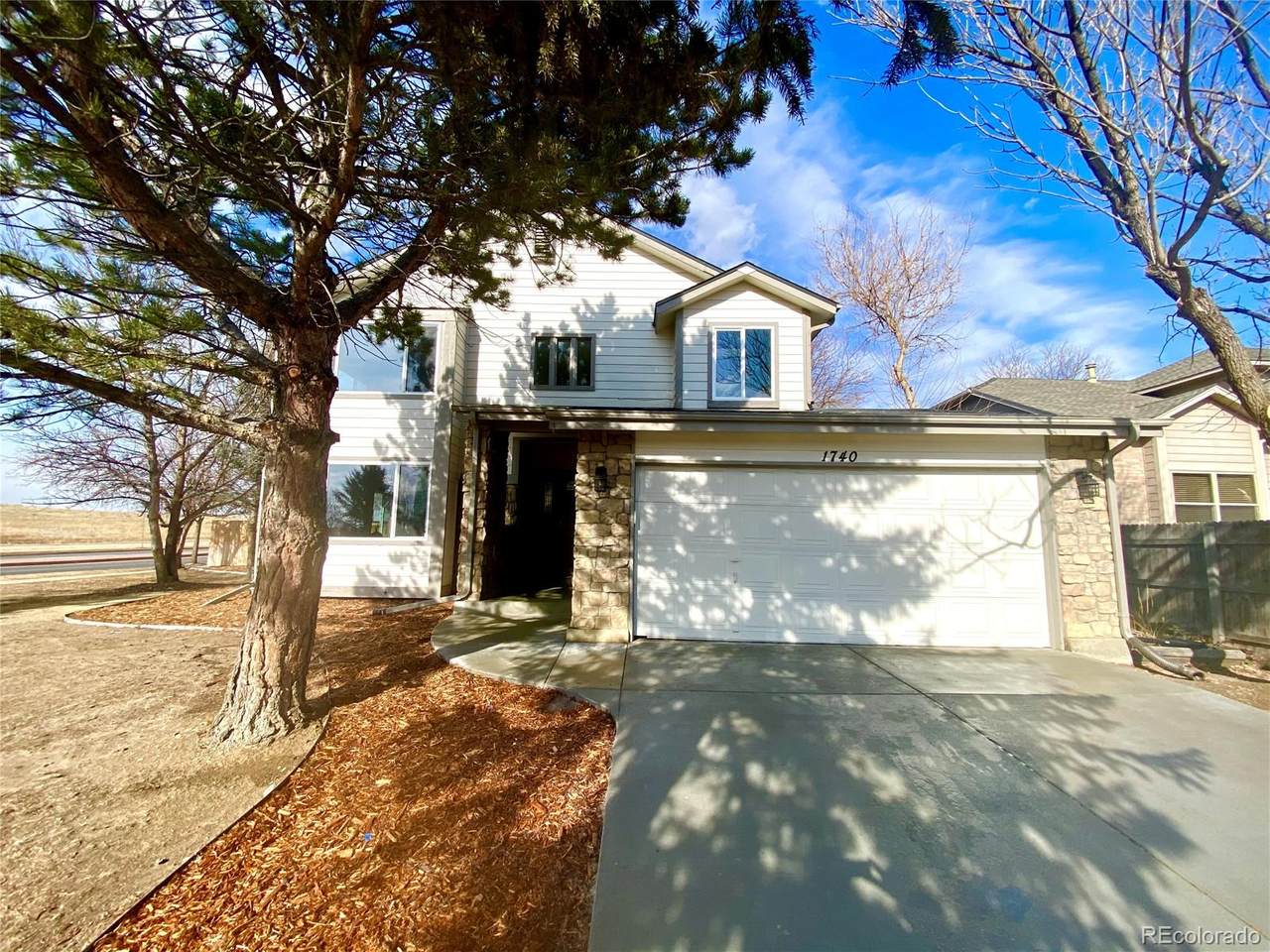 1740 Daphne Street - Photo 1