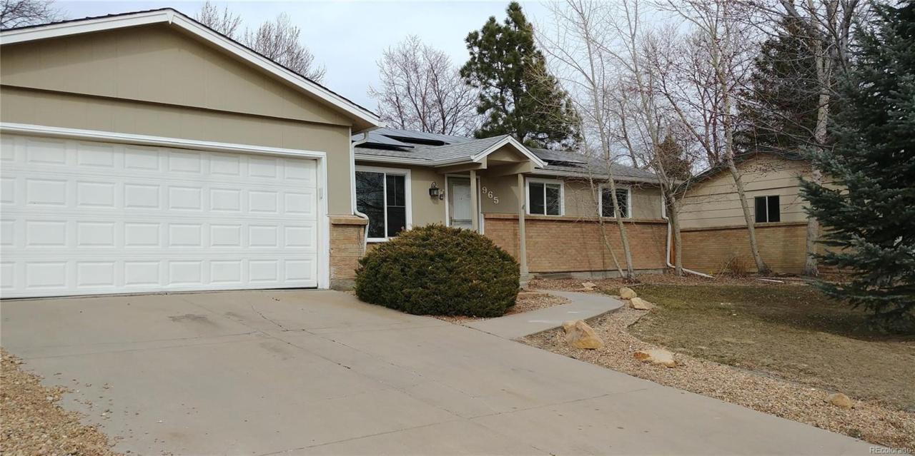 965 11th Avenue - Photo 1