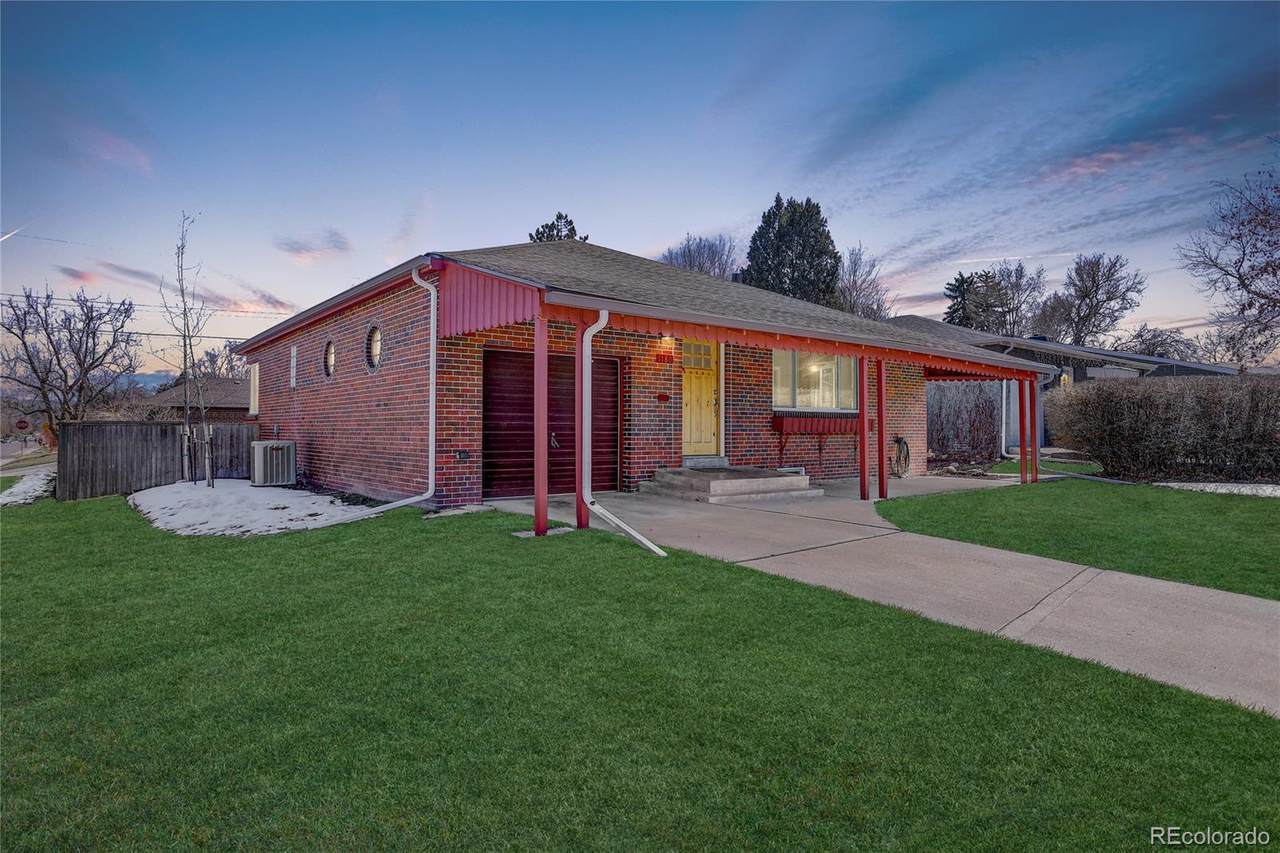 1180 Ivy Street - Photo 1