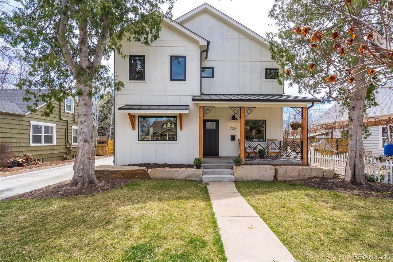 726 6th Street - Photo 1