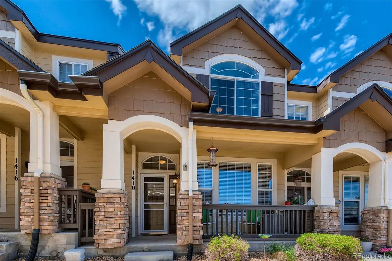 1410 Turnberry Place - Photo 1