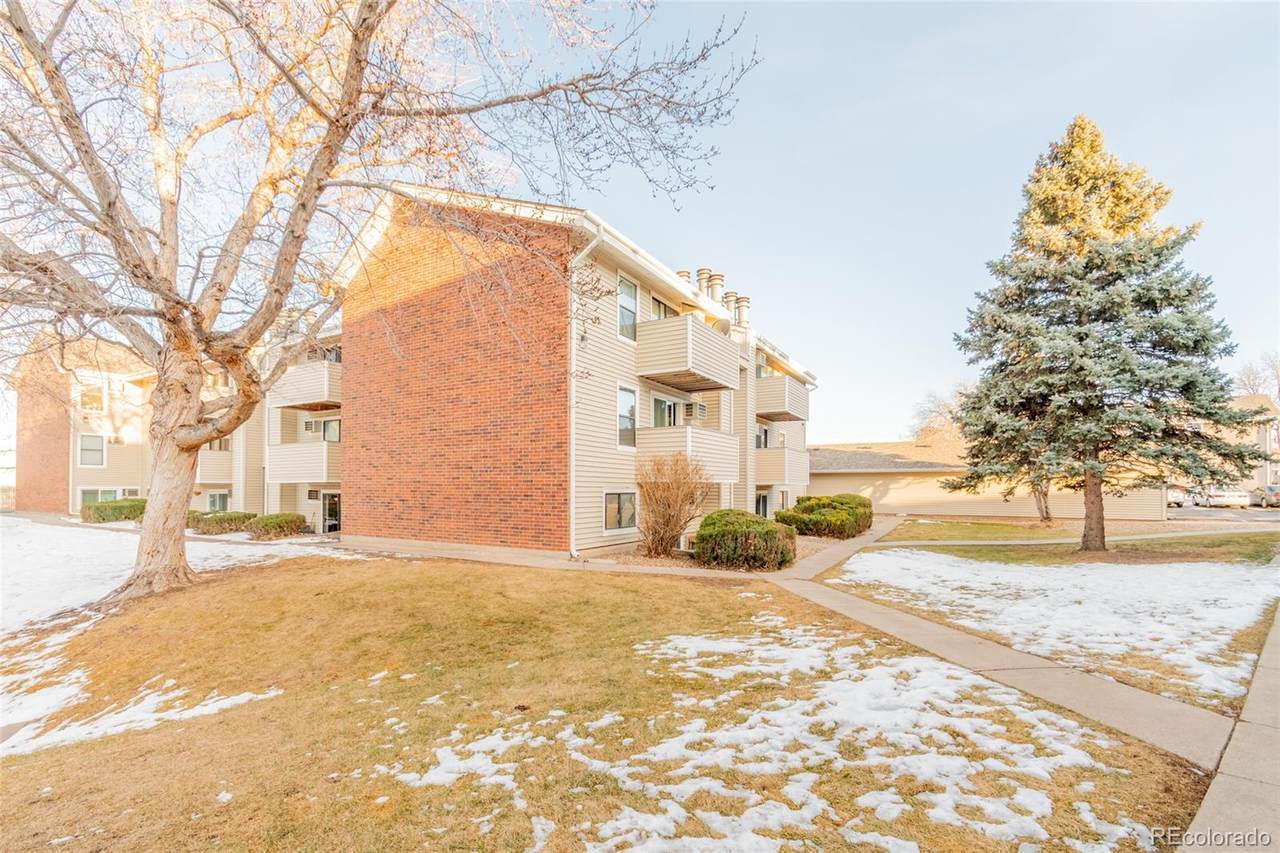 10150 Virginia Avenue - Photo 1
