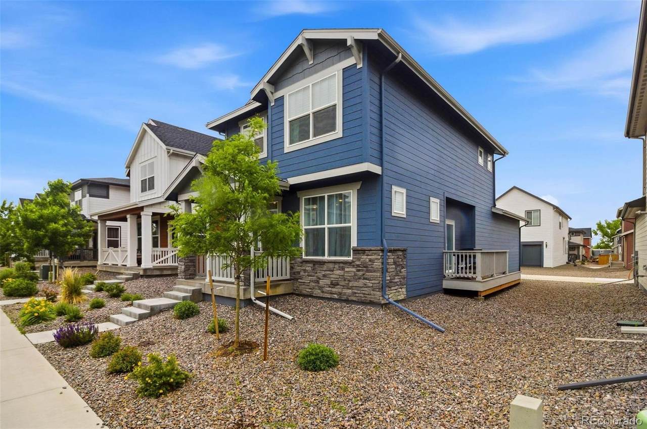 555 Aspen Avenue - Photo 1