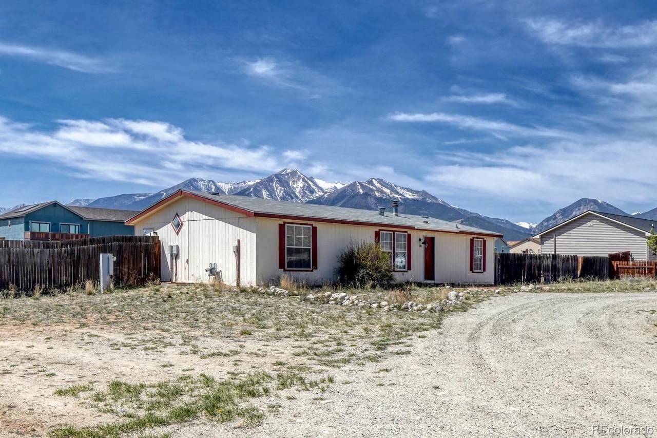 141 Connie Drive - Photo 1