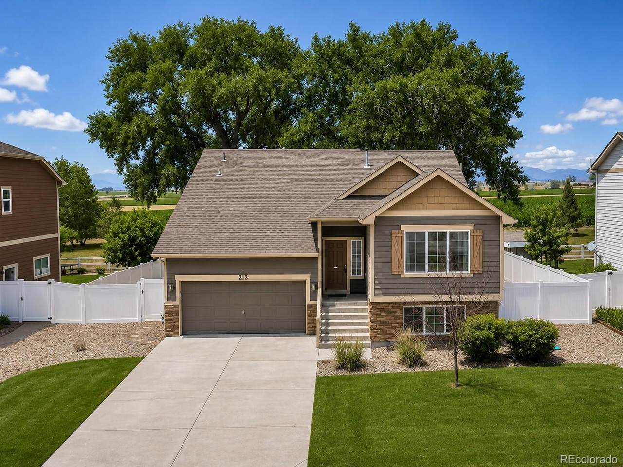 212 Sycamore Avenue - Photo 1