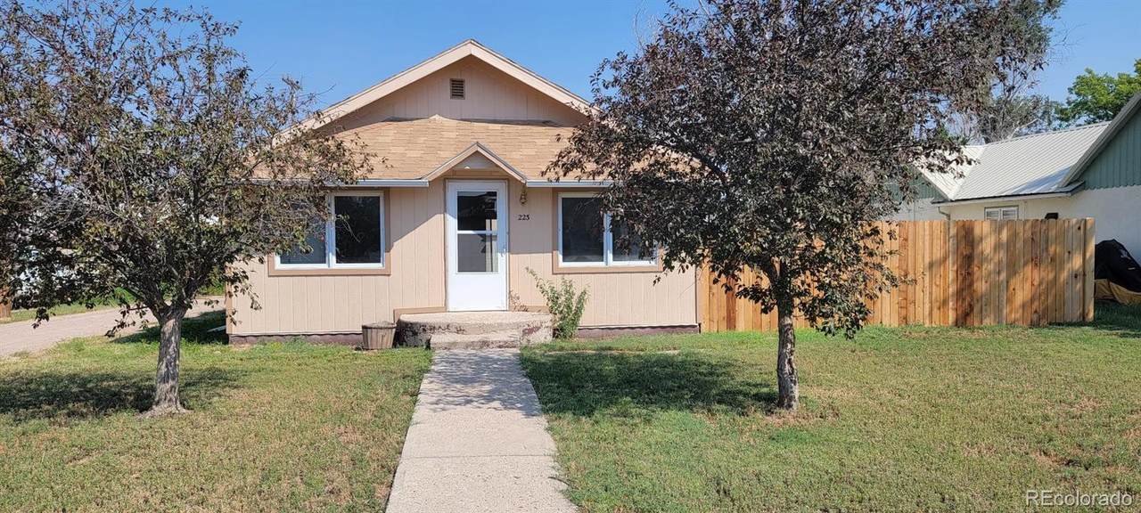 223 Kansas Avenue - Photo 1