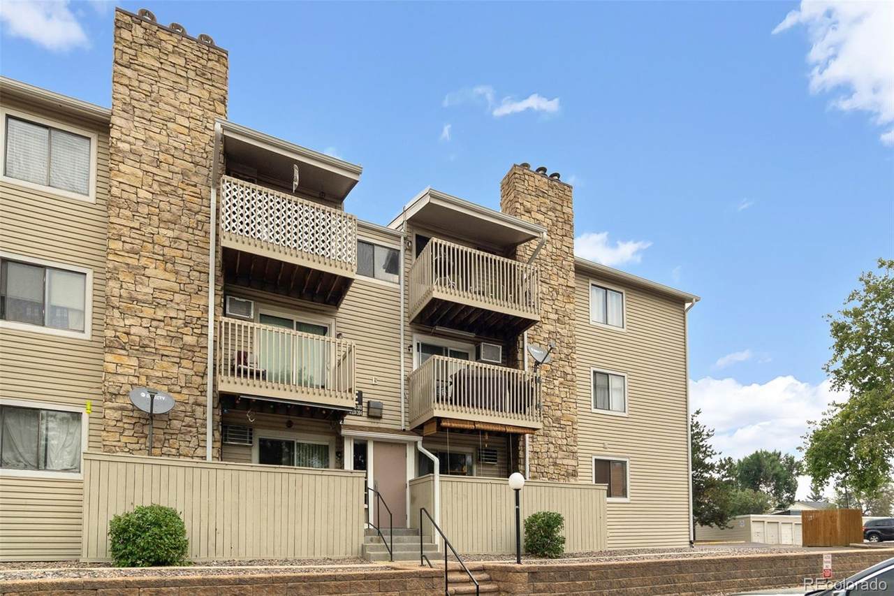 381 Ames Street - Photo 1