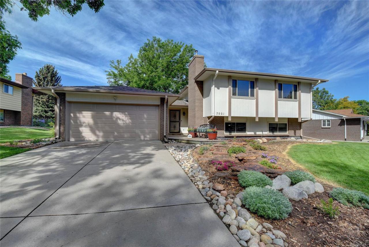 7801 Wellington Street - Photo 1