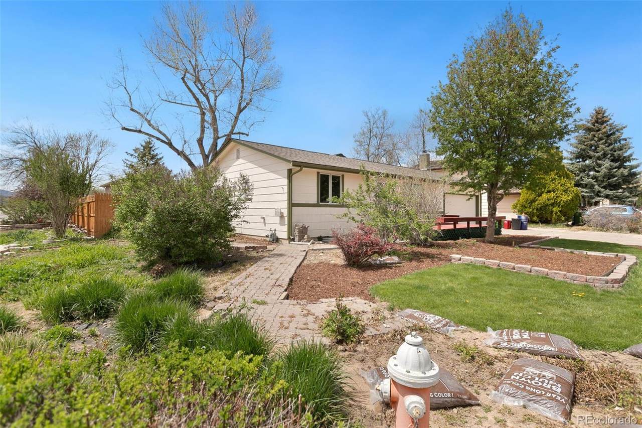 3703 Chestnut Court - Photo 1