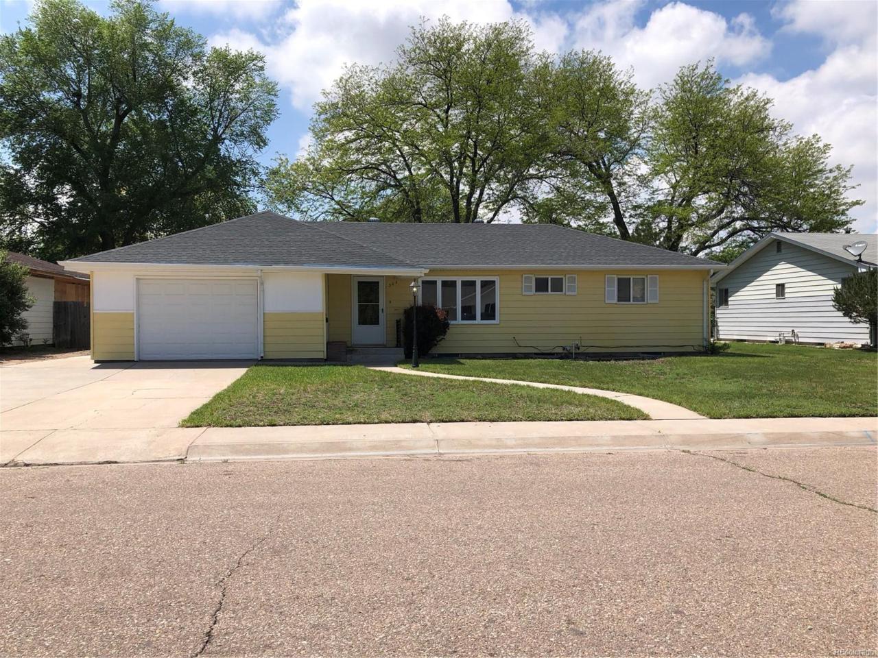 303 Aspen Street - Photo 1