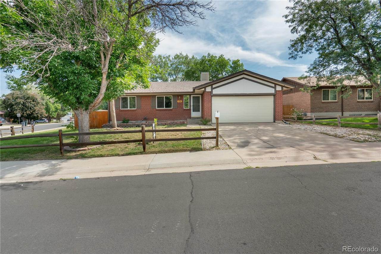 2508 Pitkin Way - Photo 1