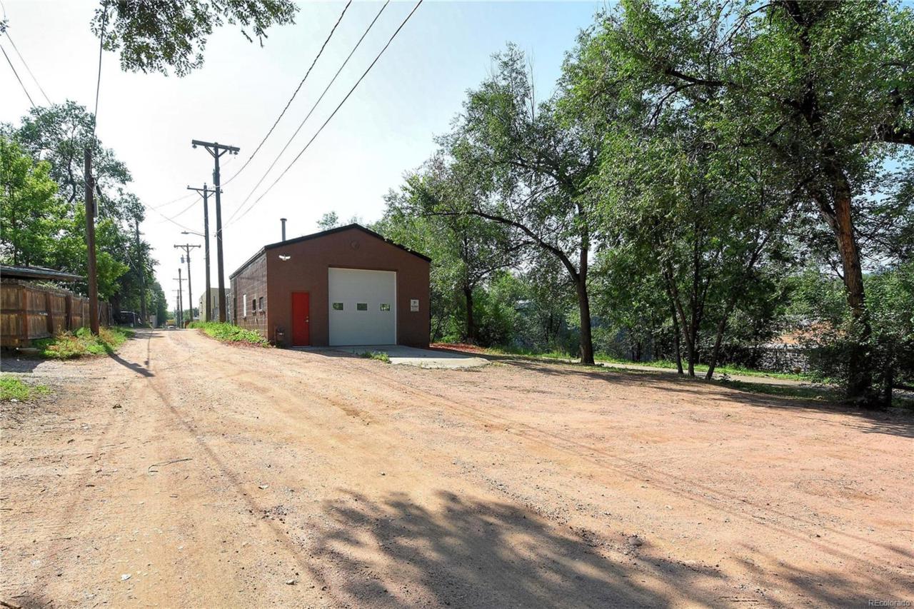 209 21st Street - Photo 1