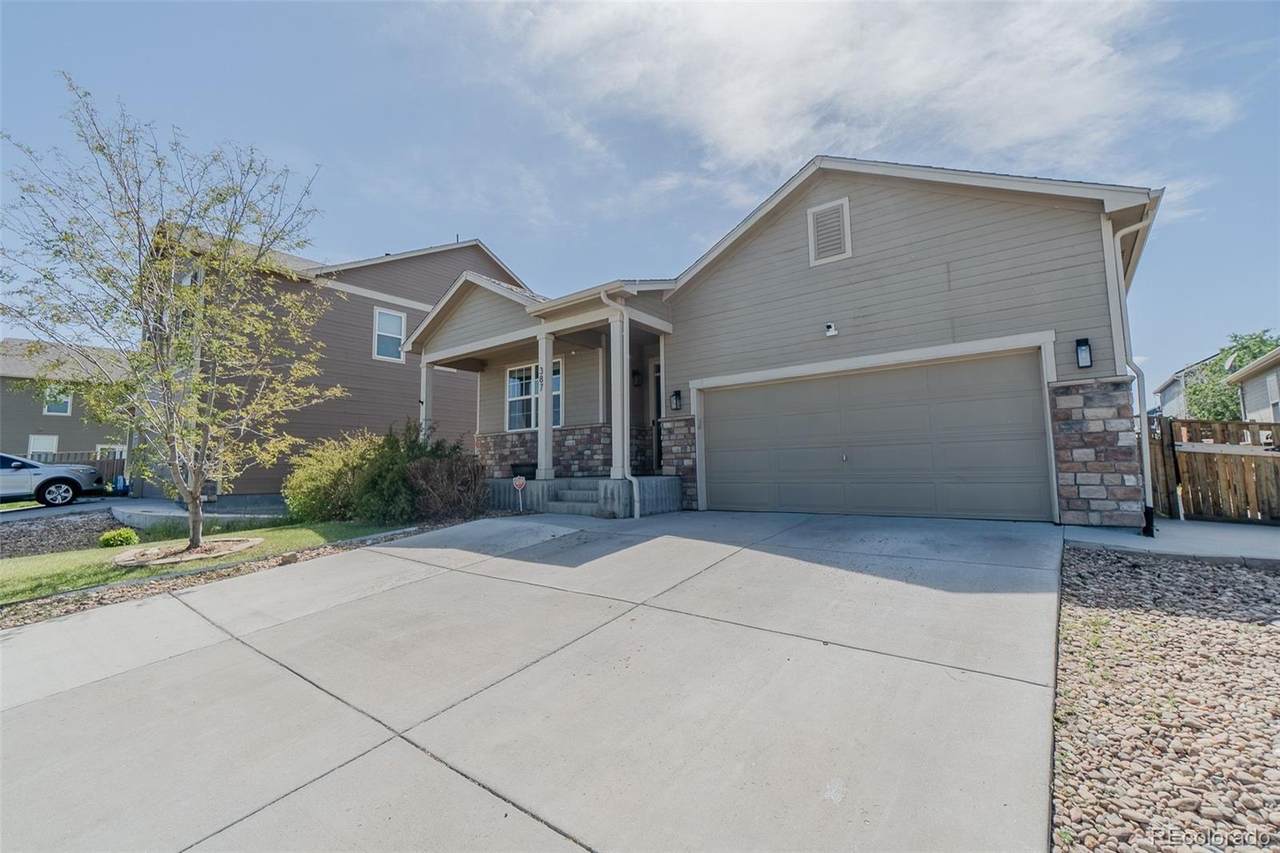 387 Jewel Street - Photo 1