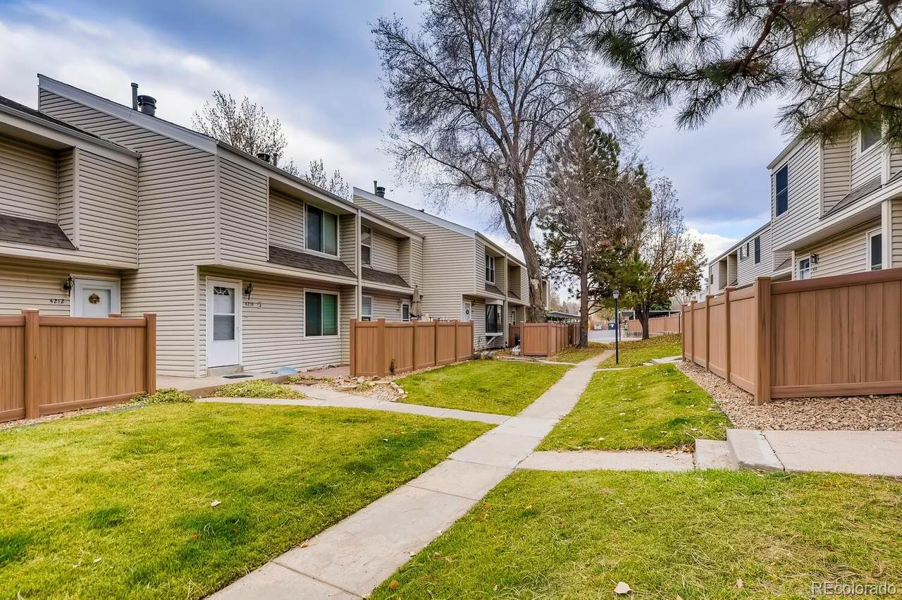 4208 Maplewood Way - Photo 1