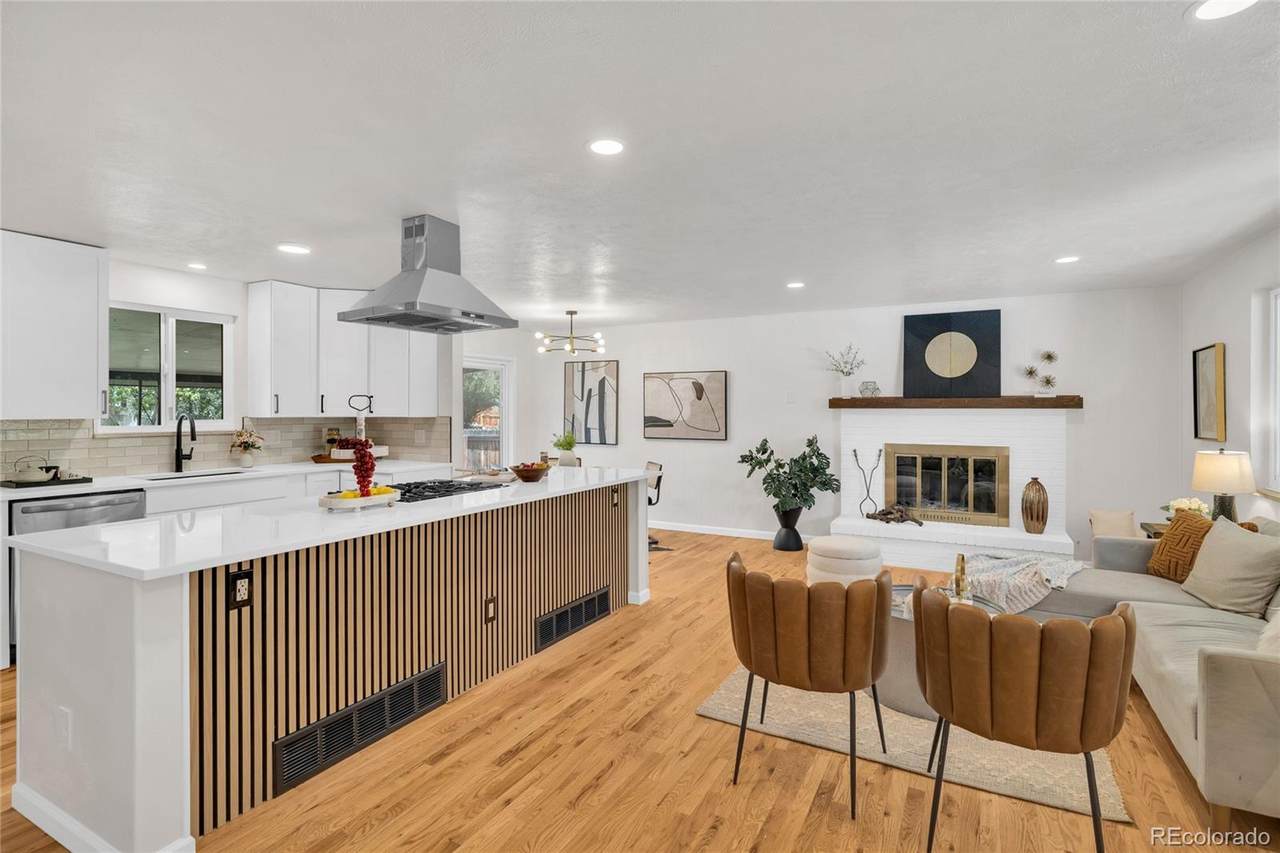 1569 Lee Street - Photo 1