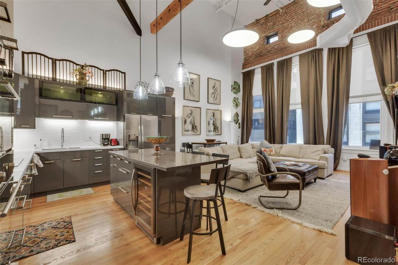 1555 California Street - Photo 1