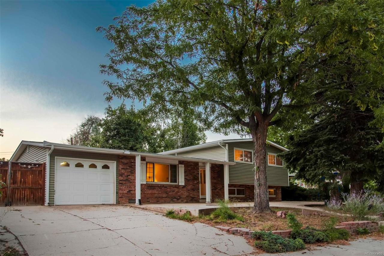 1607 Circle Drive - Photo 1