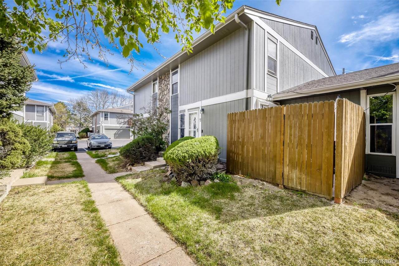 10001 Evans Avenue - Photo 1