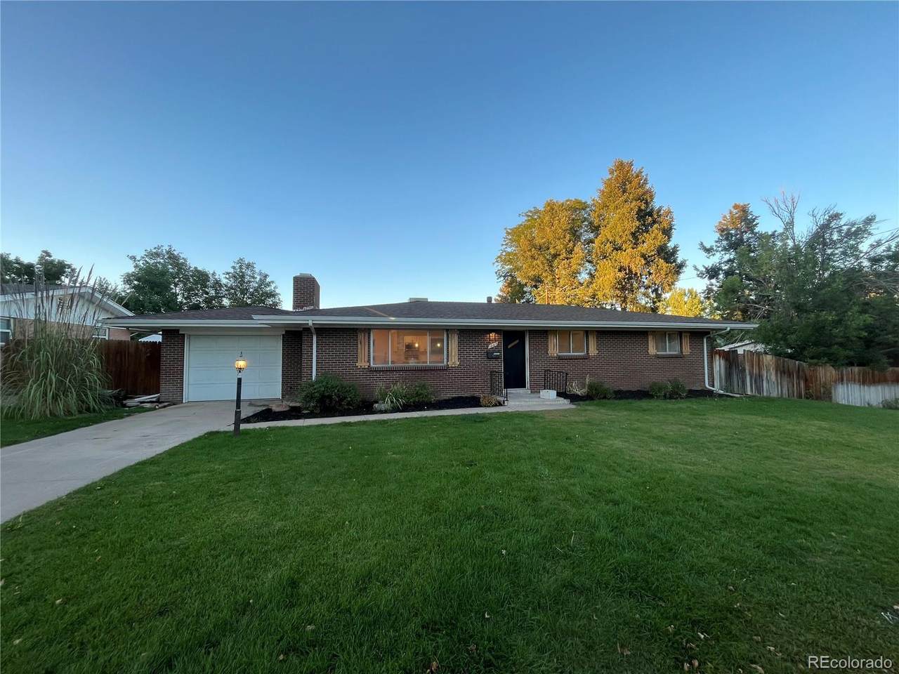 1007 Stanford Place - Photo 1