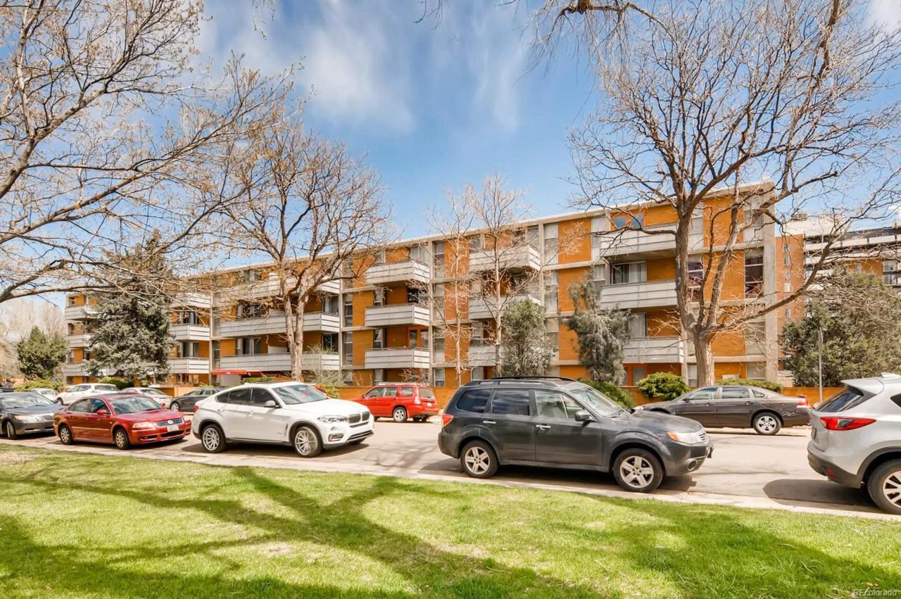 2500 York Street - Photo 1