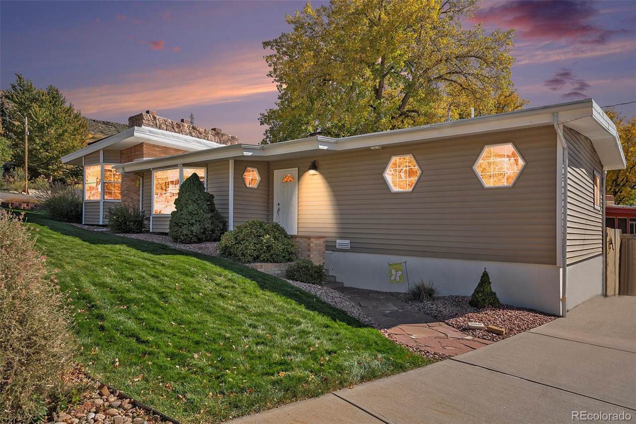 315 Lookout View Drive - Photo 1