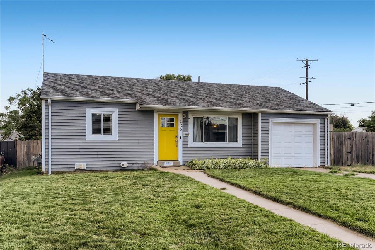 1590 Berkeley Place - Photo 1