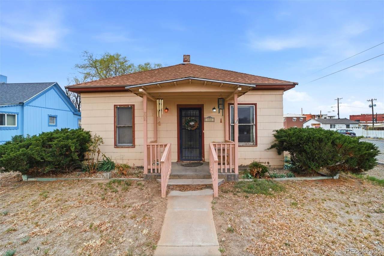 302 6th Street - Photo 1