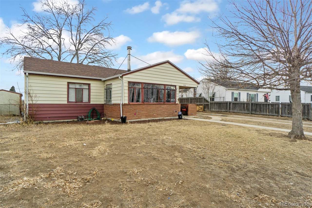 916 Pecos Way - Photo 1